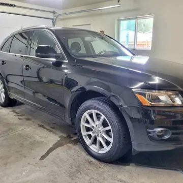 2010 Audi Q5 3.2 Quattro Premium Sport Utility 4D