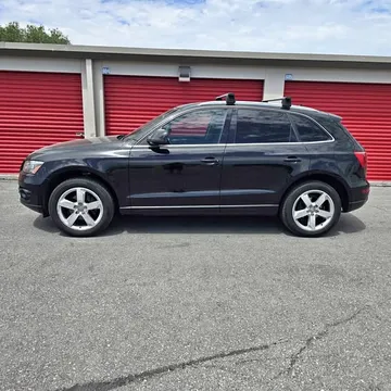 2010 Audi Q5 3.2 Quattro Premium Sport Utility 4D
