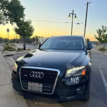 2010 Audi Q5 3.2 Quattro Premium Sport Utility 4D