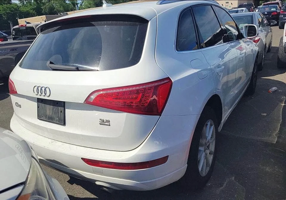 2010 Audi 8R Q5 - Image 2 of 4