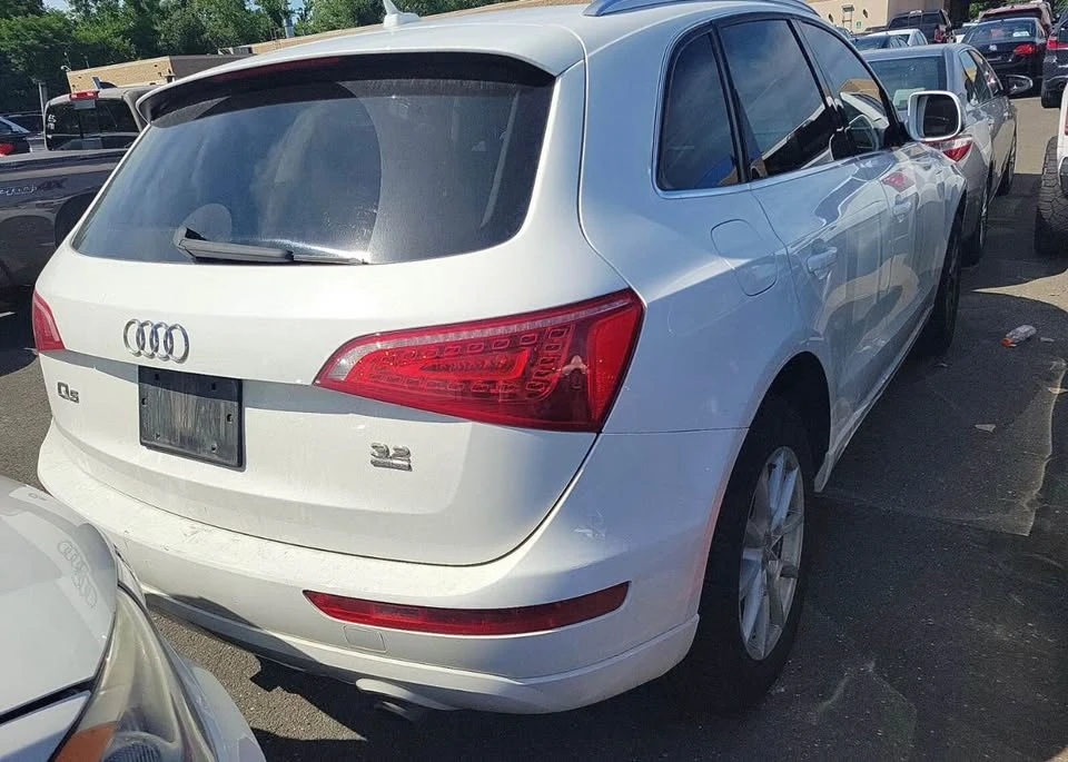 2010 Audi 8R Q5 - Image 2 of 4