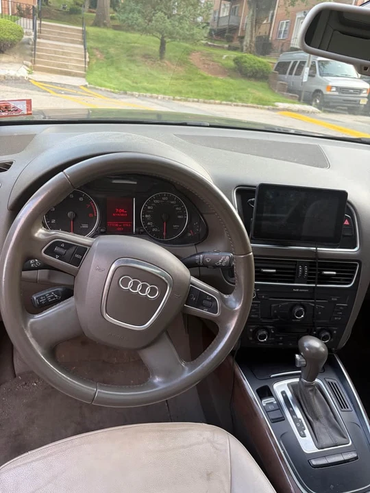 2010 Audi 8R Q5 - Image 9 of 9