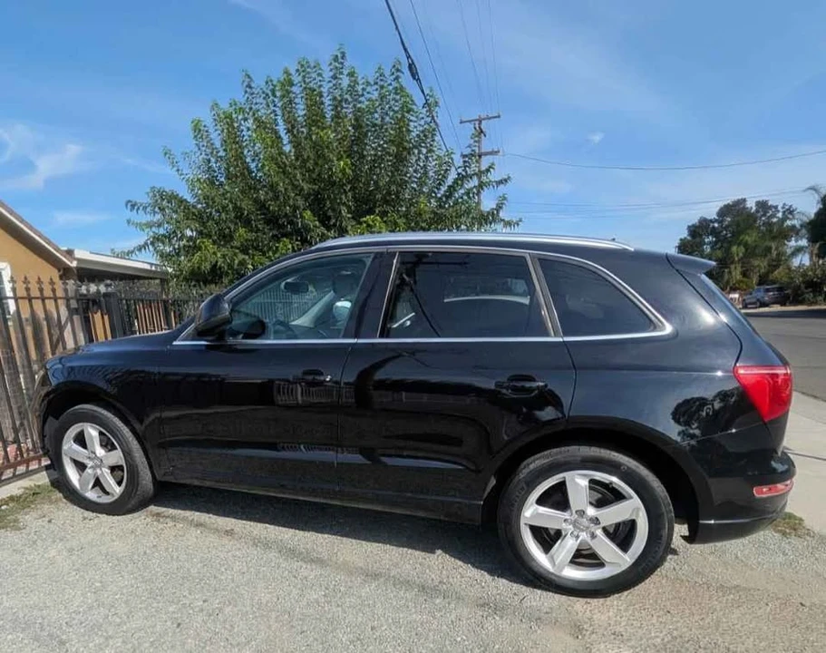 2010 Audi 8R Q5 - Image 2 of 2