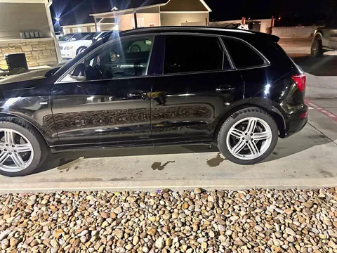 2010 Audi Q5 3.2 Quattro Premium Sport Utility 4D