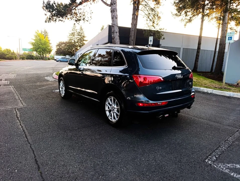 2010 Audi 8R Q5 - Image 2 of 11