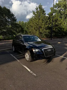 2010 Audi Q5 3.2 Quattro Premium Sport Utility 4D
