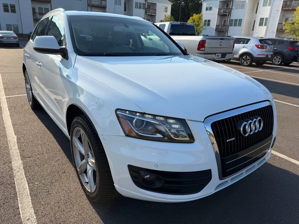 2010 Audi 8R Q5 - Image 2 of 10