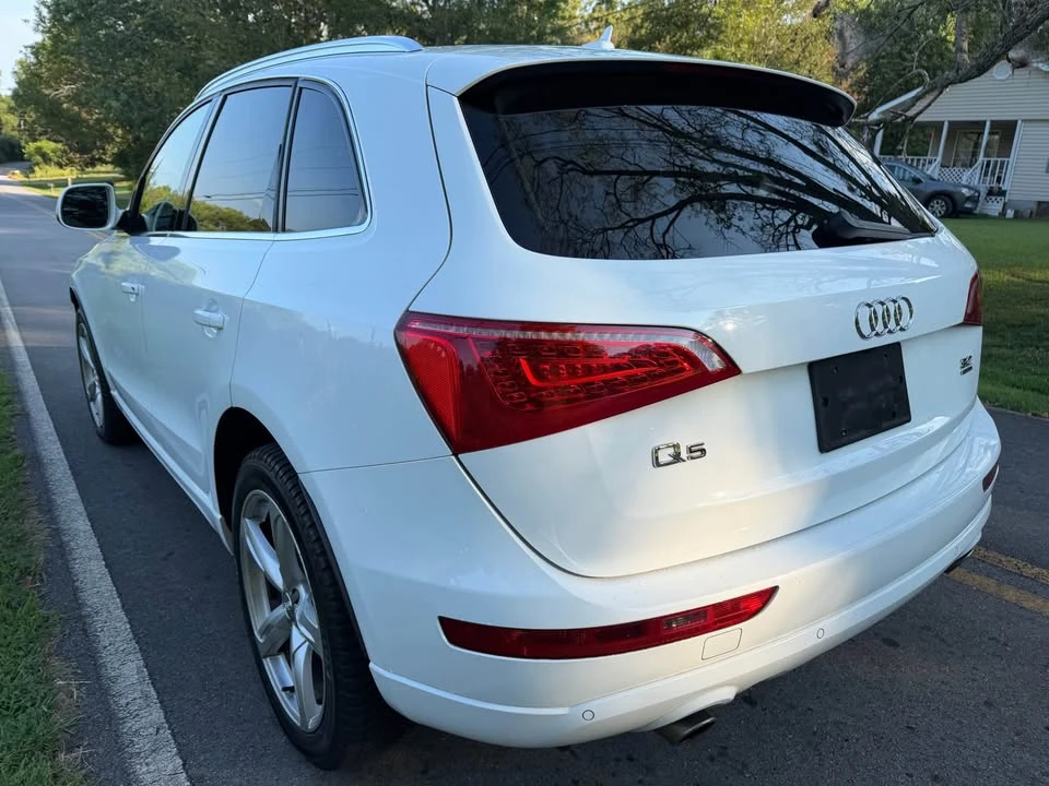 2010 Audi 8R Q5 - Image 2 of 10