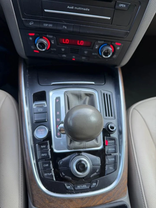 2010 Audi 8R Q5 - Image 10 of 10