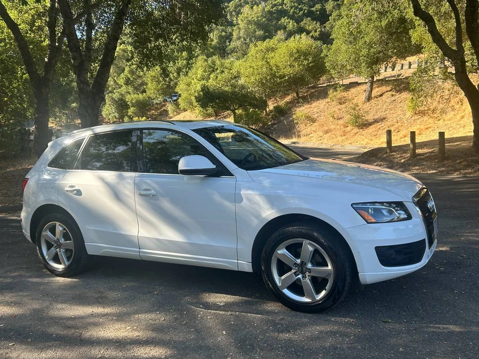 2010 Audi 8R Q5 - Image 2 of 17