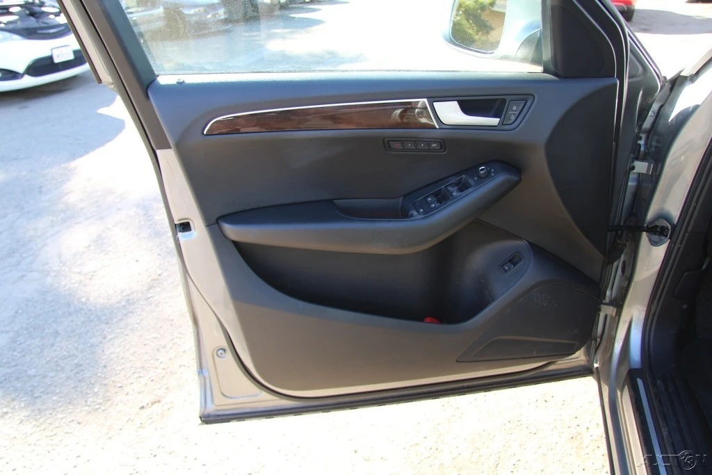 2010 Audi 8R Q5 - Image 12 of 21