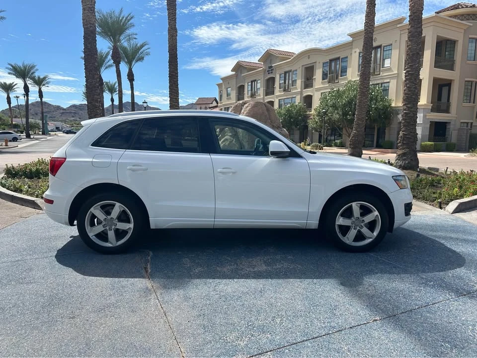 2010 Audi 8R Q5 - Image 2 of 10