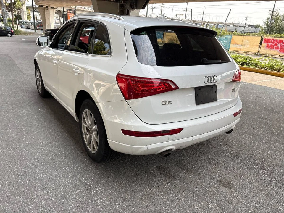 2010 Audi 8R Q5 - Image 8 of 16