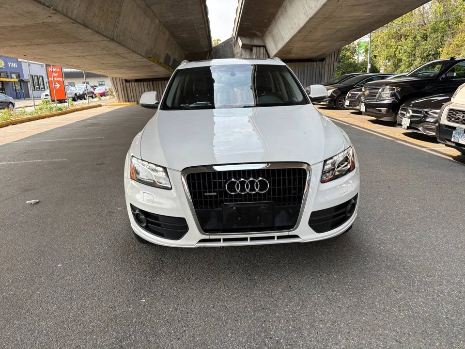 2010 Audi 8R Q5 - Image 2 of 16