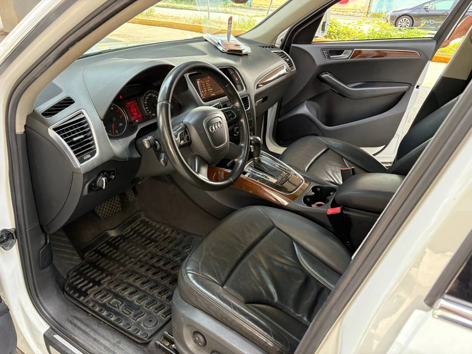 2010 Audi 8R Q5 - Image 10 of 16