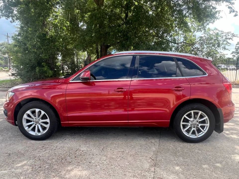 2010 Audi 8R Q5 - Image 2 of 9
