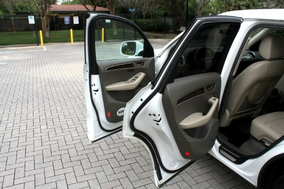 2010 Audi 8R Q5 - Image 11 of 14