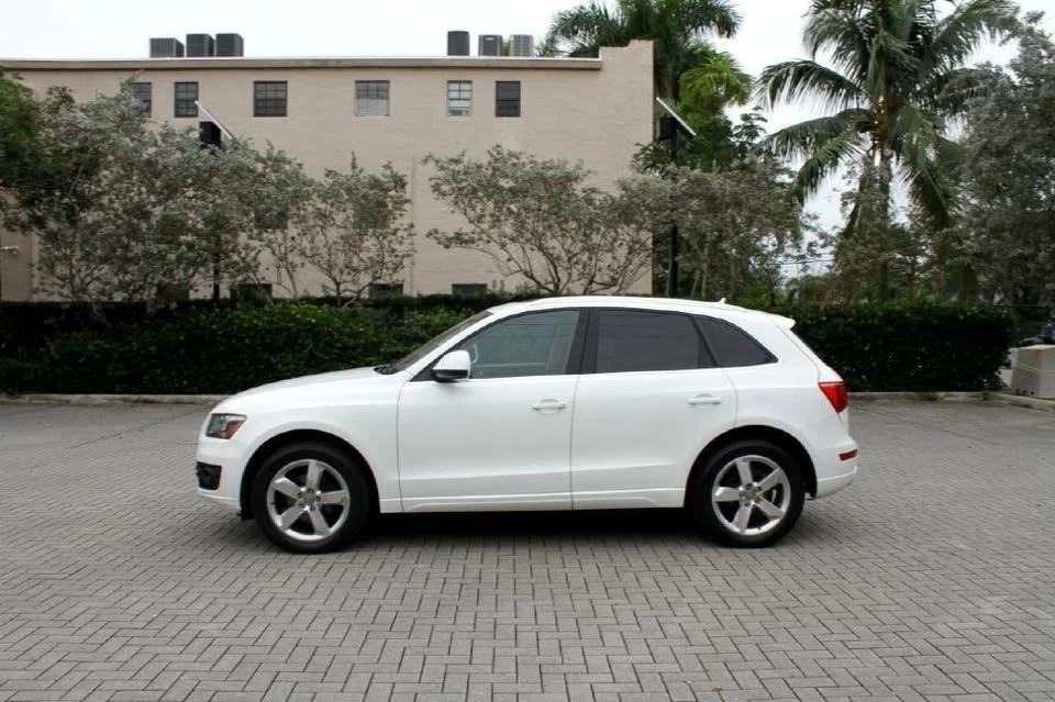 2010 Audi 8R Q5 - Image 2 of 14