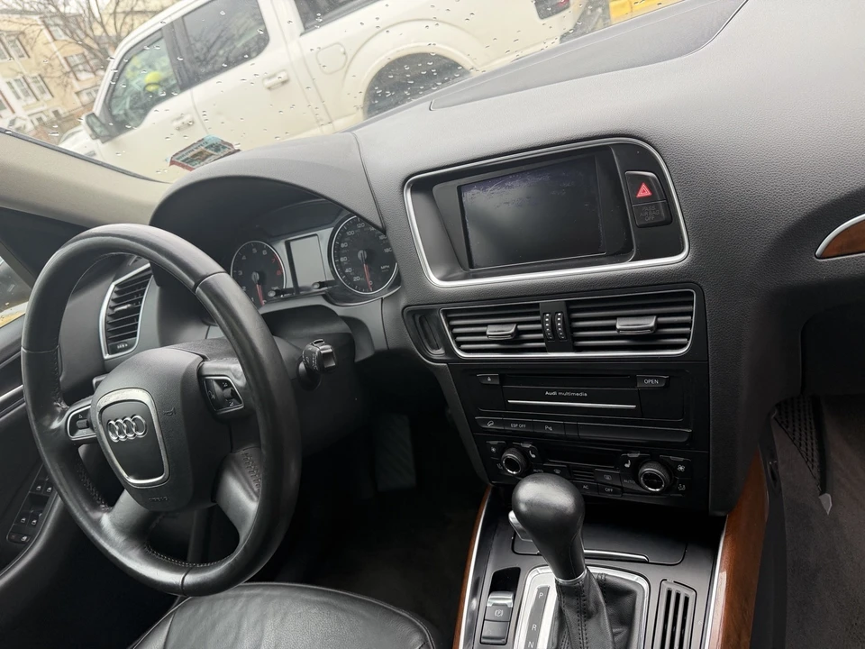 2010 Audi 8R Q5 - Image 10 of 18