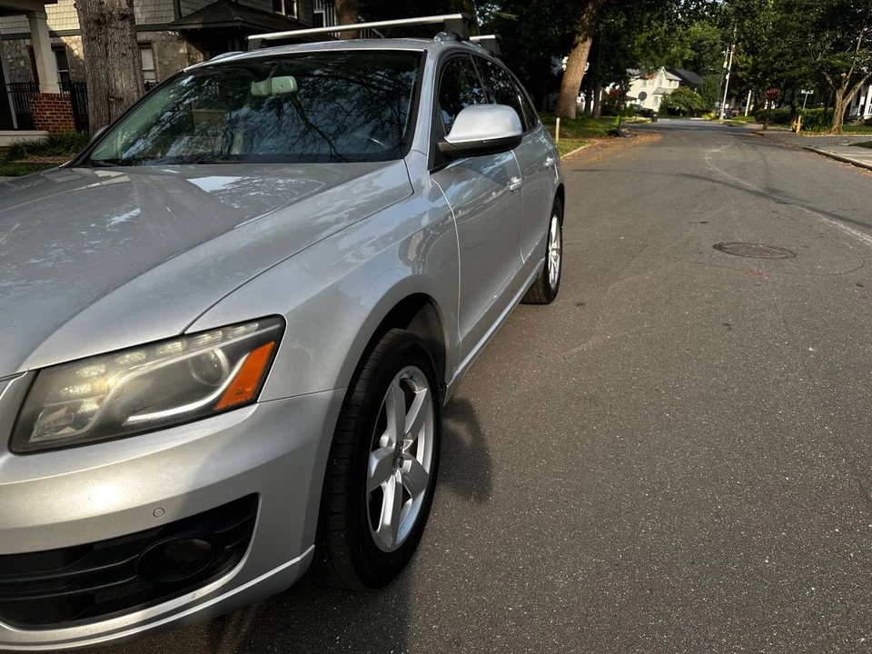 2010 Audi 8R Q5 - Image 10 of 22