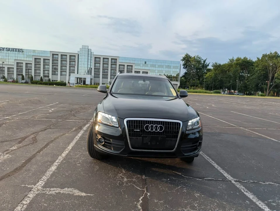 2010 Audi 8R Q5 - Image 2 of 14