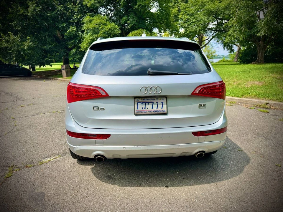 2010 Audi 8R Q5 - Image 2 of 24