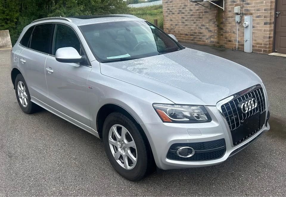 2010 Audi 8R Q5 - Image 2 of 8
