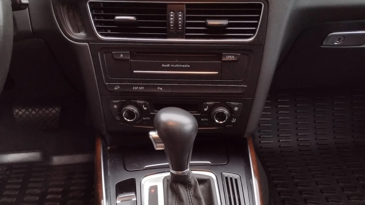 2010 Audi 8R Q5 - Image 5 of 17