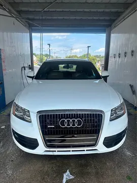 2010 Audi Q5 Sport Premium