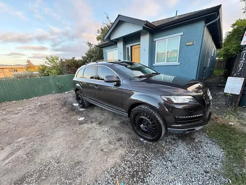 2010 Audi Q7 3.6 Quattro Premium Sport Utility 4D
