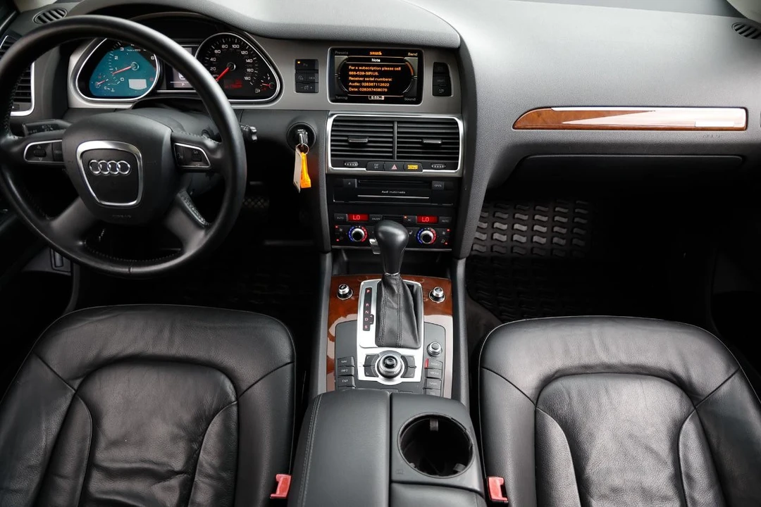 2010 Audi 4L Q7 - Image 2 of 12