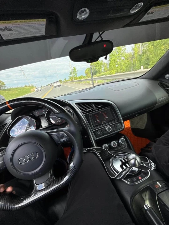 2010 Audi 42 R8 - Image 4 of 8