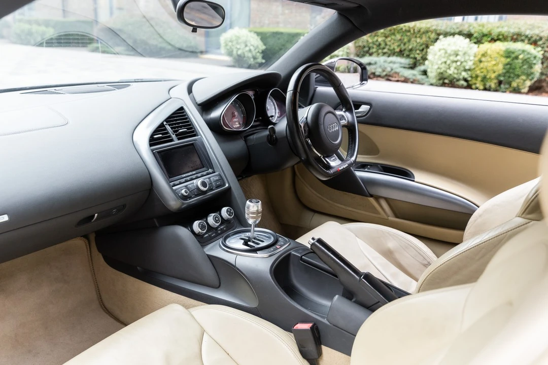 2010 Audi 42 R8 - Image 25 of 30