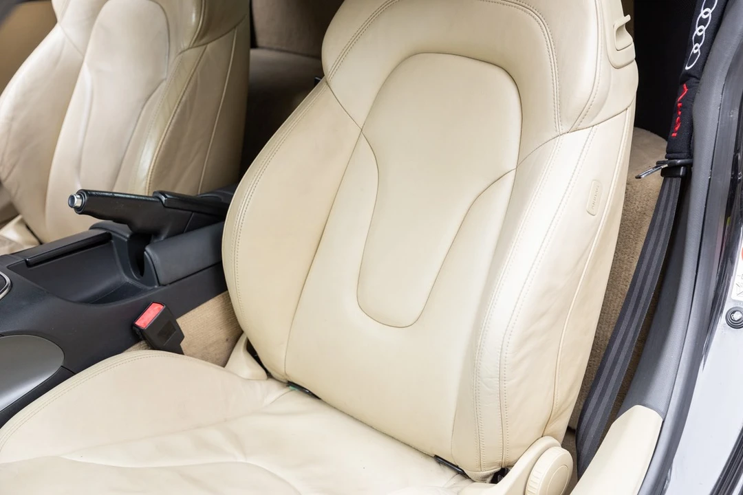 2010 Audi 42 R8 - Image 22 of 30