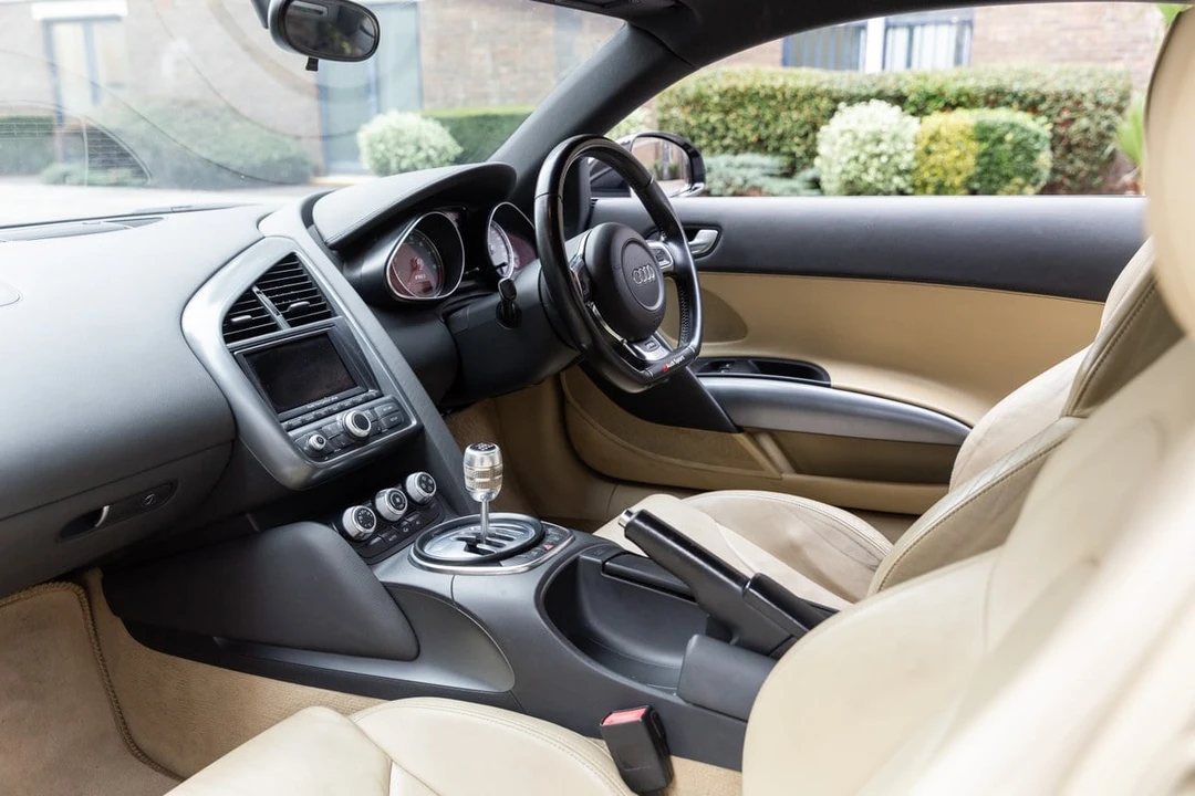 2010 Audi 42 R8 - Image 26 of 30