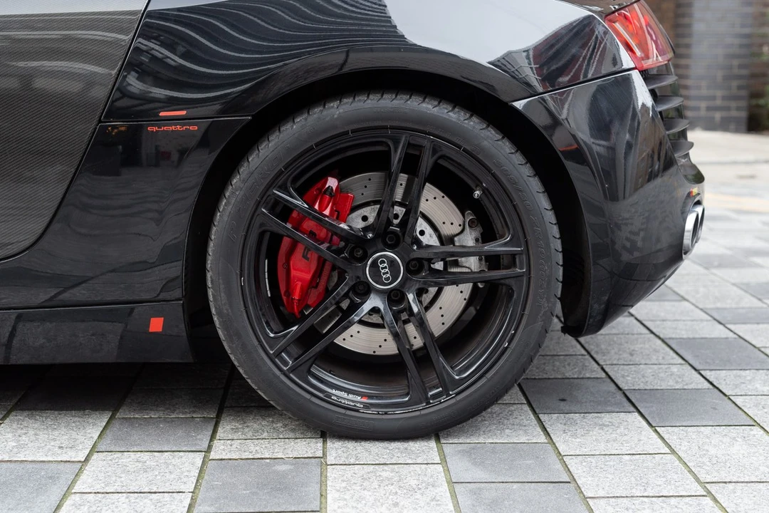 2010 Audi 42 R8 - Image 17 of 30