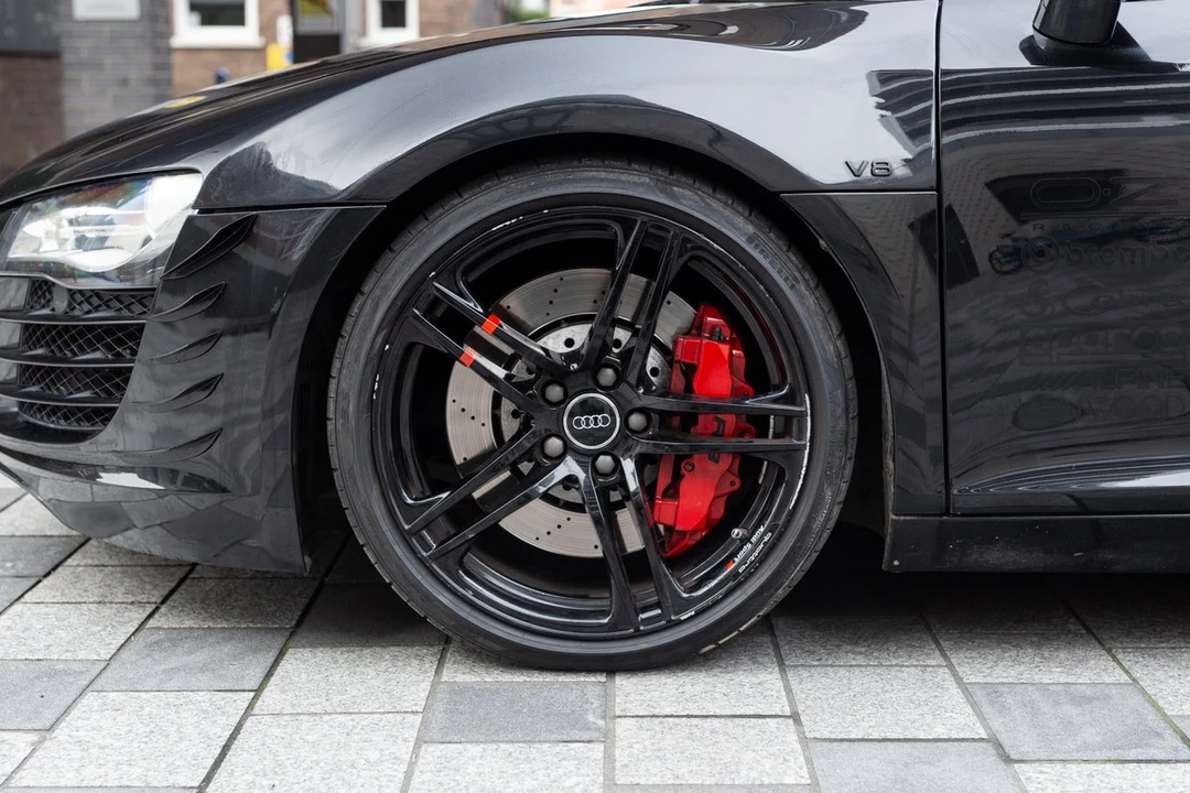 2010 Audi 42 R8 - Image 16 of 30