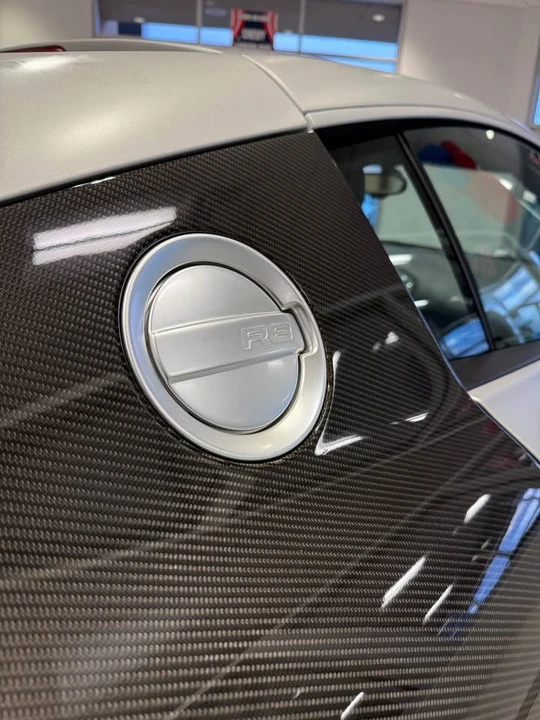 2010 Audi 42 R8 - Image 5 of 12
