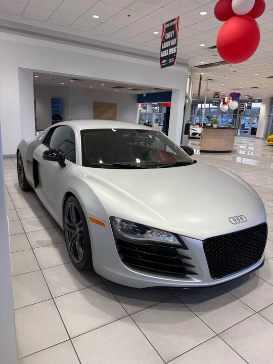 2010 Audi 42 R8 - Image 2 of 12