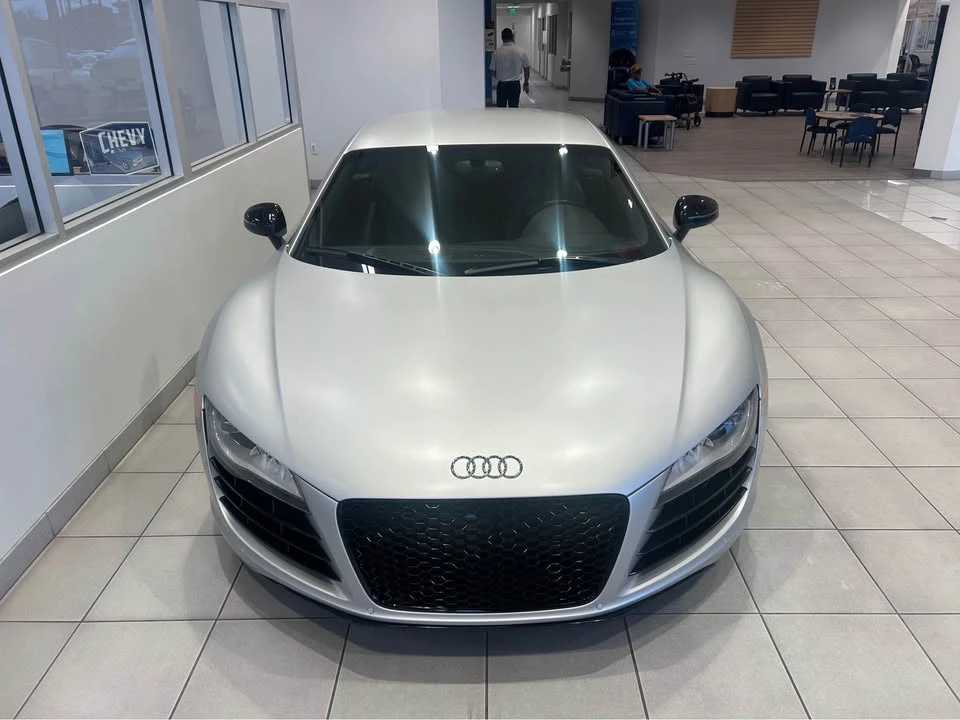 2010 Audi 42 R8 - Image 2 of 6