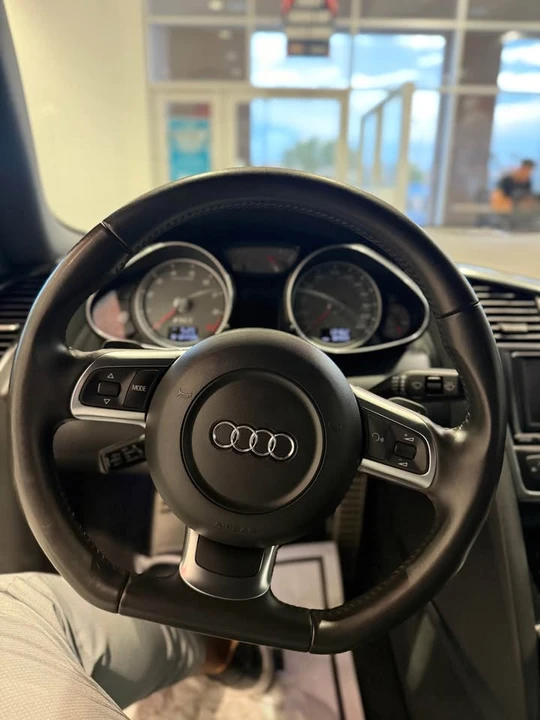 2010 Audi 42 R8 - Image 11 of 12