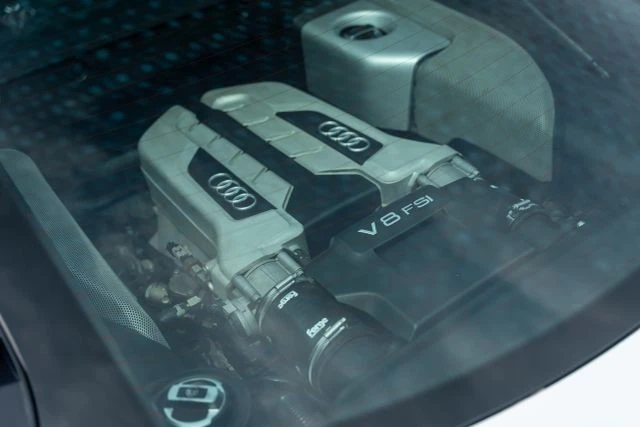 2010 Audi 42 R8 - Image 5 of 13