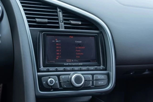 2010 Audi 42 R8 - Image 13 of 13