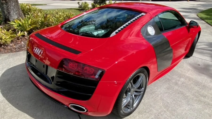 2010 Audi 42 R8 - Image 2 of 31