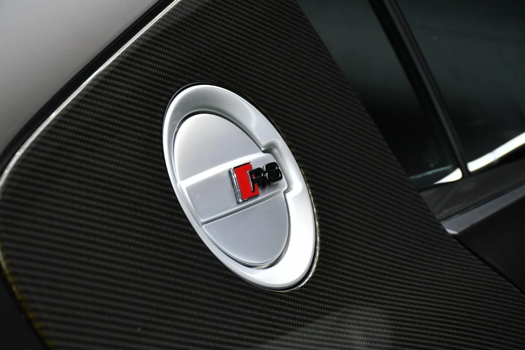 2010 Audi 42 R8 - Image 19 of 31