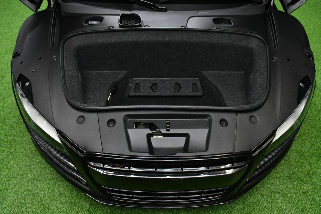 2010 Audi 42 R8 - Image 25 of 31