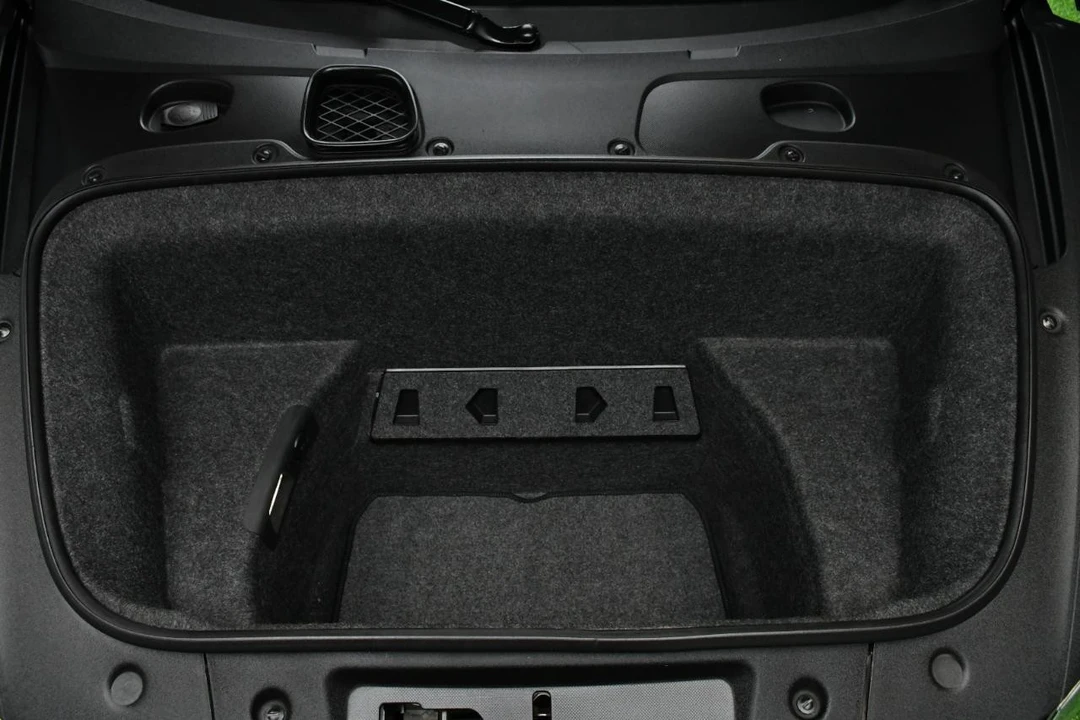 2010 Audi 42 R8 - Image 26 of 31