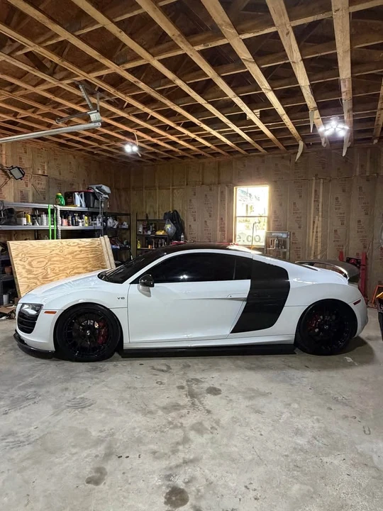 2010 Audi 42 R8 - Image 2 of 20