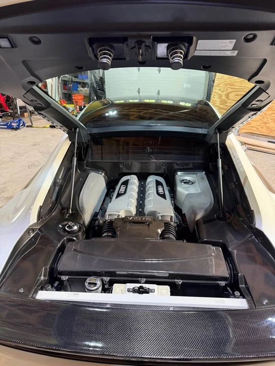 2010 Audi 42 R8 - Image 15 of 20