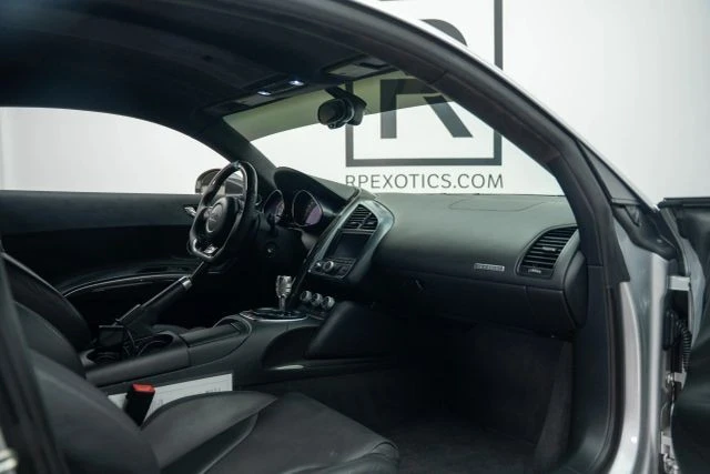 2010 Audi 42 R8 - Image 29 of 31